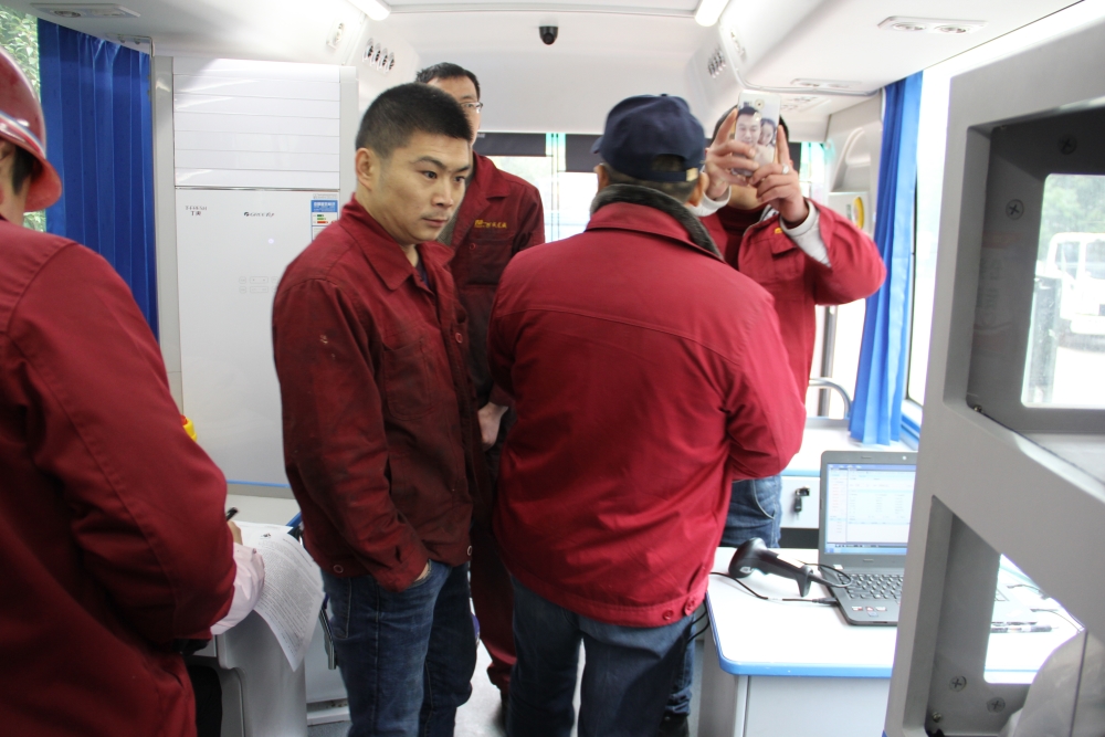 湖北成龙威公司举办无偿献血献爱心活动