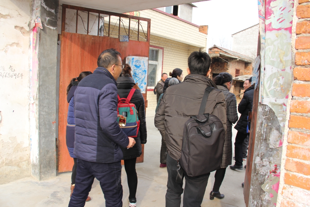 省市总工会领导及同事来我司走基层、送温暖 扶贫帮困暖人